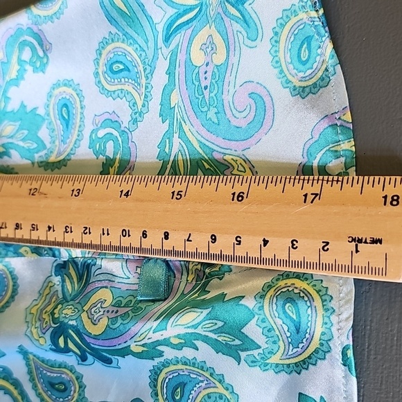 Kathryn PJS. Blue satin Paisley Pajama Set. Size Large. Elegant - Picture 7 of 8